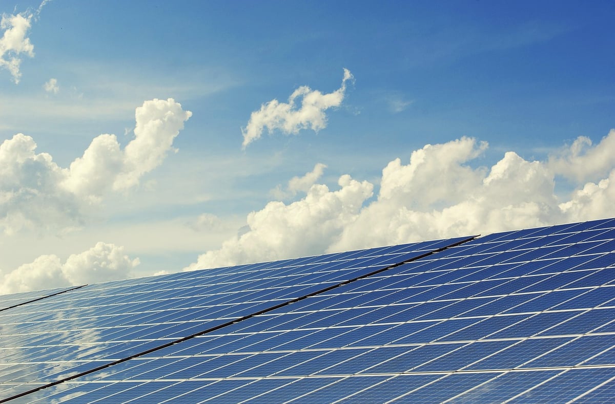 GNUDD | Une révolution nécessaire : transformer notre avenir avec les énergies renouvelables face aux crises climatiques